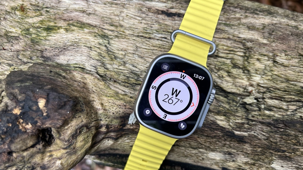 Apple Watch Ultra compass app