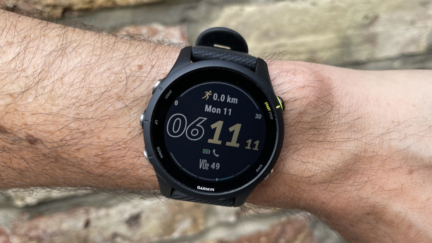 on-wrist-main-screen-1657619913-i7e8-column-width-inline-1662041291-G8HX-column-width-inline-1