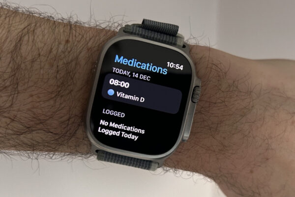 Apple rolls out Siri health features with watchOS 10.2 ...