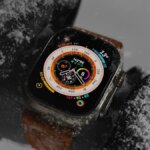 Smartwatch shipments rebound as Apple soars