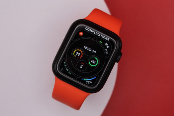 How to add complications to an Apple Watch face