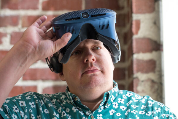 The HTC Vive Cosmos VR looks sharp in navy blue and mes...