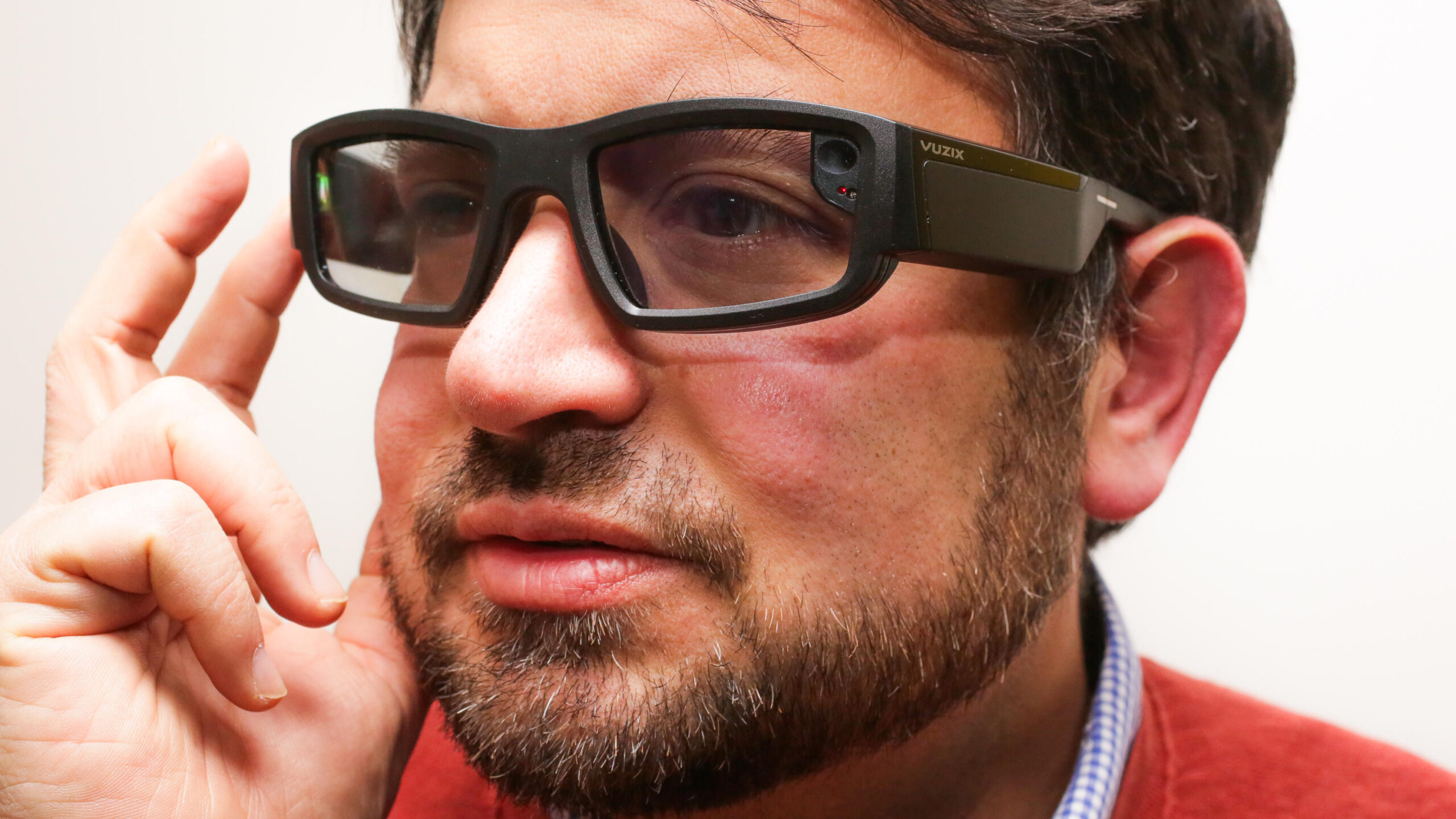 Test-driving Vuzix Blade on my face before CES